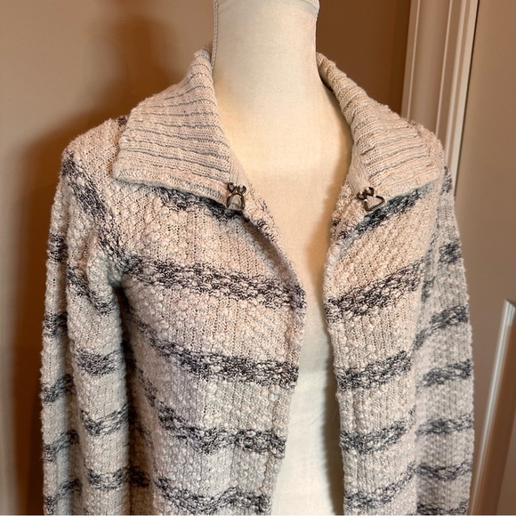 O’Neill Knit Cardigan Sweater Cream and Gray Size Small - Picture 2 of 5